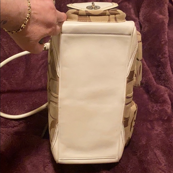 Coach Satchel - Picture 4 of 11